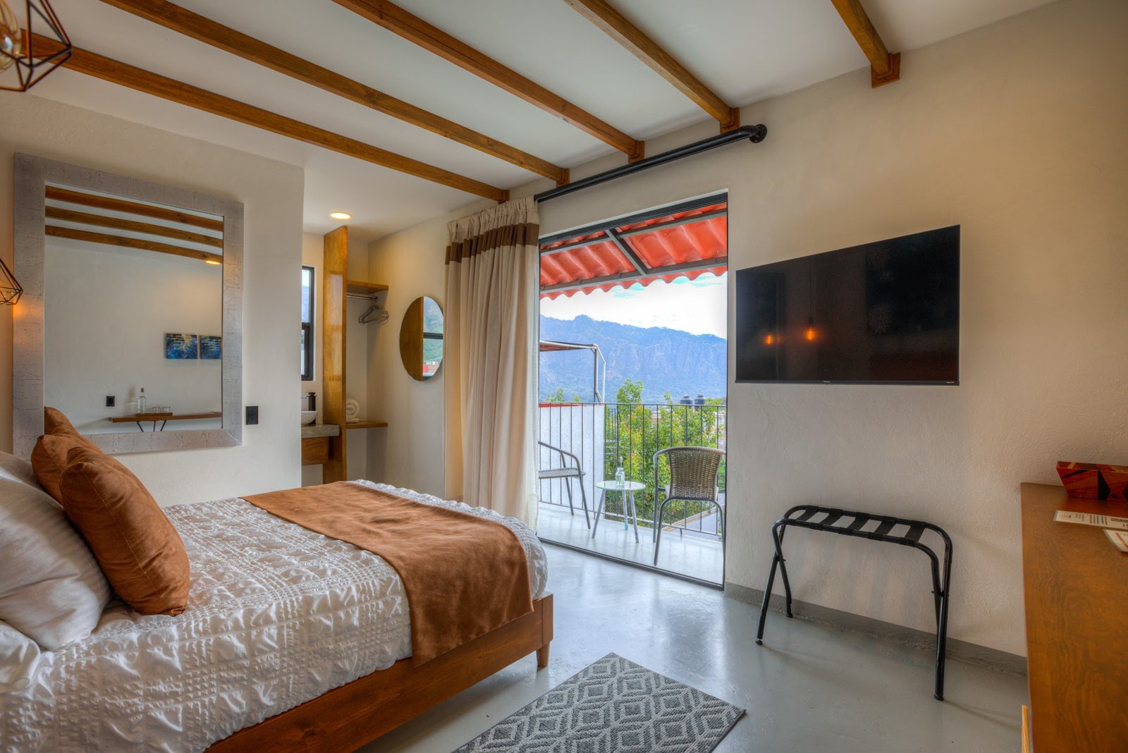 Habitación con vista al jardín y cama Queen en Casa Ehua
