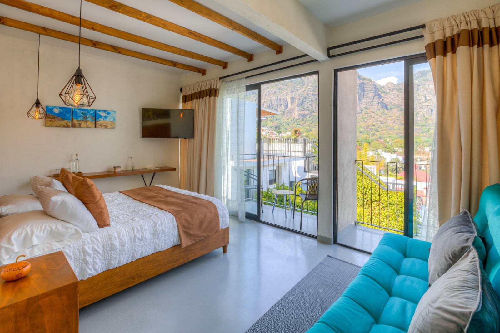 Suite Panorámica frente al Tepozteco en Casa Ehua