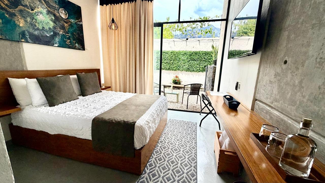 Habitación en planta baja con terraza privada en Casa Ehua